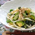 味付け大さじ1＊アボカドとわかめとツナとオクラの和えうどん＊