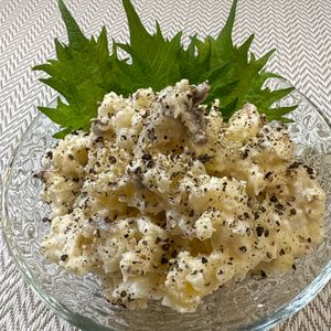 楽ラク手抜キッチン🐶🐾の作ってみた!投稿(甘塩バランスが絶妙！アンチョビポテトサラダ)