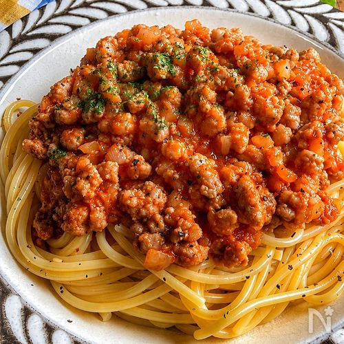 【ガーリックトマトのミートソースパスタ】身近な調味料で♪