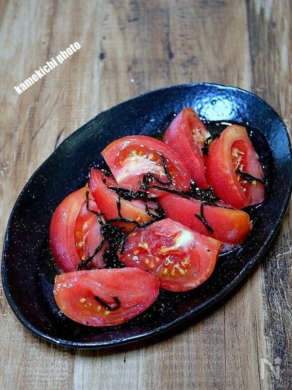 トマトが主役の「トマトの塩こんぶサラダ」