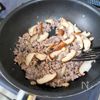【熱々とろ〜り♡肉ニラあんかけご飯】食欲そそるかんたん中華の工程2