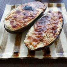 ウマ甘じょっぱい、米なすの味噌チーズ焼き
