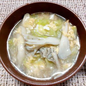 よっこの作ってみた!投稿(キャベツと舞茸とお豆腐のふわたまスープ)
