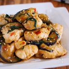 ご飯がすすむ♪『鶏むね肉となすの台湾風♡ピリ辛スタミナ蒸し』