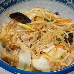 ひろりぃの作ってみた!投稿(行列の定食屋さんの🍚ぶっ濃い濃厚ソースの肉野菜炒め定食🤩)
