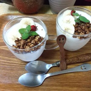 チョロリスの作ってみた!投稿(腸にうれしい♪バナナヨーグルトとオートミールのパフェ)