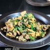 豚肉とニラの甘辛炒め・たまご入り。