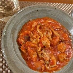 マリオタクピンクの作ってみた!投稿(【鶏むね肉のトマト煮込み】濃厚トマトソースにチーズがとろり♡)