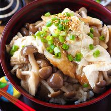 【ほっこり美味しい】とろ湯葉と旨味きのこのとろみあんかけ丼