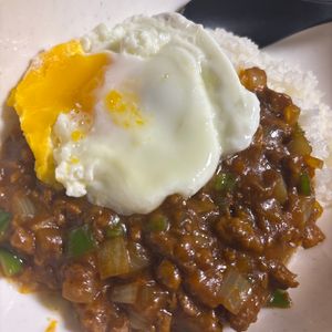 子どもと食べるの作ってみた!投稿(【半熟卵のキーマカレー】野菜の旨みがぎゅっと♡子どもも喜ぶ♪)