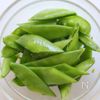 旬を味わう♪絹さやのかき玉みそ汁の工程1