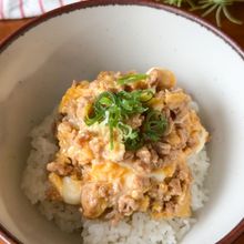 材料2つだけで作る「とろとろそぼろ丼」