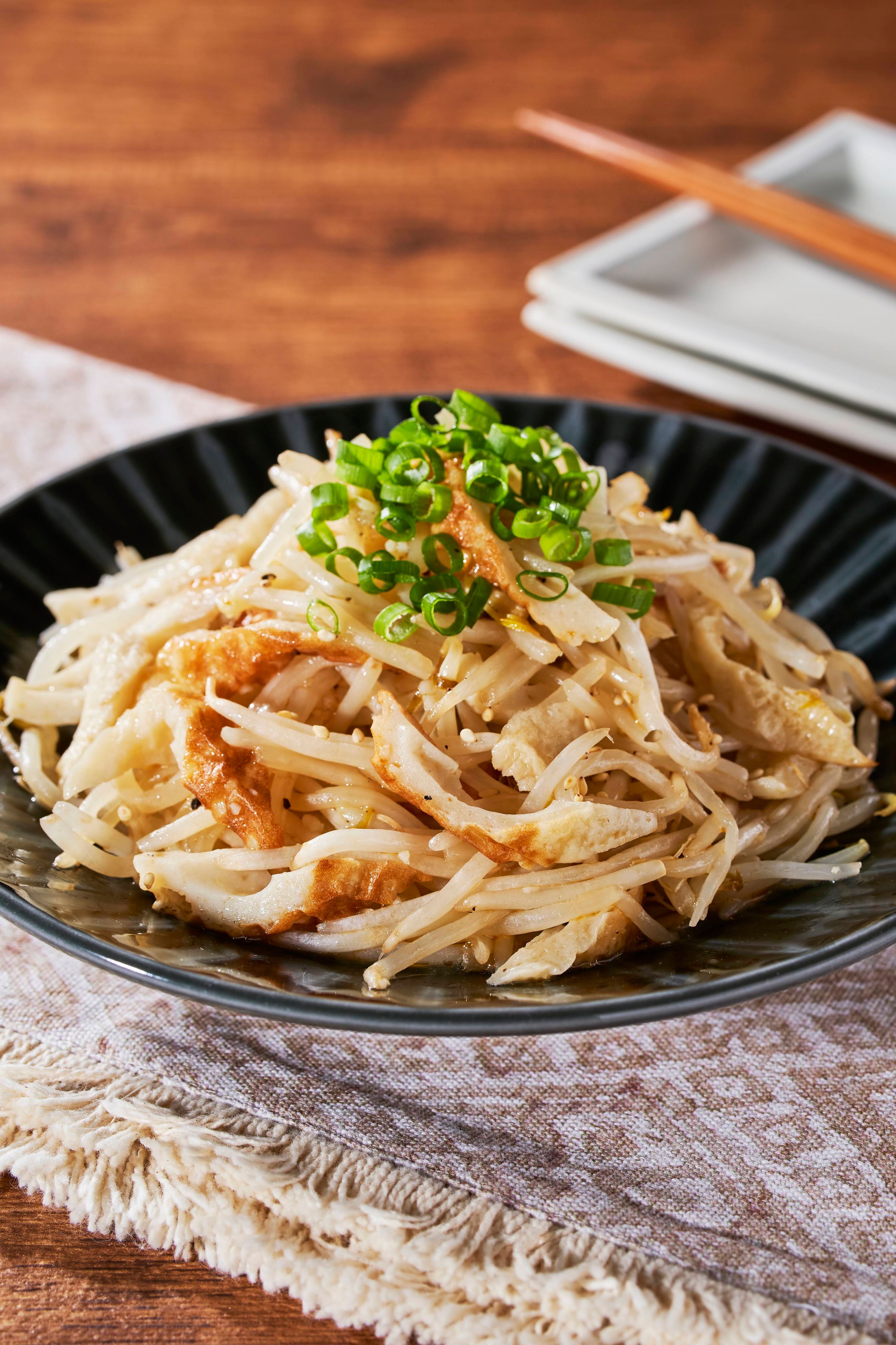 電子レンジで簡単！【もやしと竹輪のピリ辛ナムル】 | レシピサイトNadia