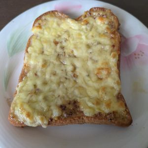 たりおの作ってみた!投稿(【スパイシーチーズトースト】とろ〜りチーズと弾けるマスタード)