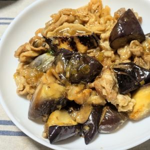 はるねこの作ってみた!投稿(行列の中華屋さんの🍚豚バラなすの油淋鶏風の甘酢炒め🤩)