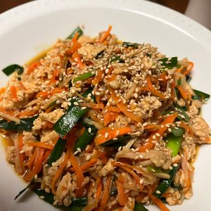 iko298130の作ってみた!投稿(油は使わない、重ねて蒸すだけ【ヘルシー鶏そぼろ丼】)