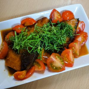 まゆのの作ってみた!投稿(ぶりのにんにく旨ぽんプチトマトだれ)