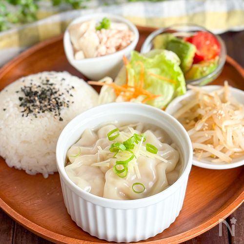 肉汁溢れる！包まない特大小籠包