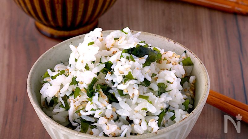 おかわり必須】わかめごはん♡混ぜるだけで簡単♪懐かしの味 | レシピ