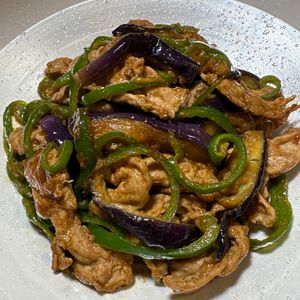 楽ラク手抜キッチン🐶🐾の作ってみた!投稿(【豚となすの中華生姜焼き】ご飯が進むちょっぱやおかず♪)