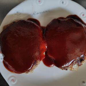1296006の作ってみた!投稿(【絶品チーズINハンバーグ】簡単デミソース♡肉汁が溢れ出る！)