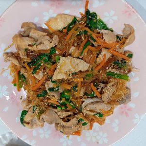 milkの作ってみた!投稿(豚肉とニラの簡単チャプチェ【春雨の戻し不要！ワンパンレシピ】)