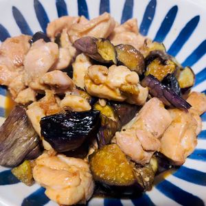 新米ちゃんの作ってみた!投稿(【家族大絶賛】鶏肉とじゅんわり茄子のしょうが香る黒酢照り焼き)