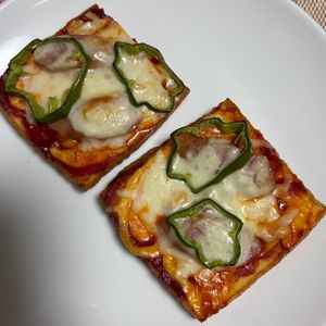 ゆっこの作ってみた!投稿(ヘルシーだけど大満足♡厚揚げの簡単ピザ（カレー風味）)