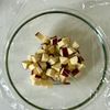 材料ふたつで副菜！《さつまいもと干しぶどうの塩レモンサラダ》の工程2