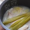 参鶏湯がゆの工程2