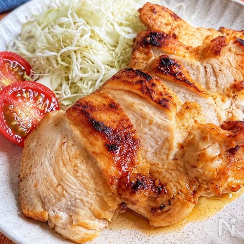【鶏むね肉の塩麹焼き】しっとり柔らか♡