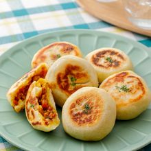 カリもち！フライパンで作る米粉の焼きカレーパン