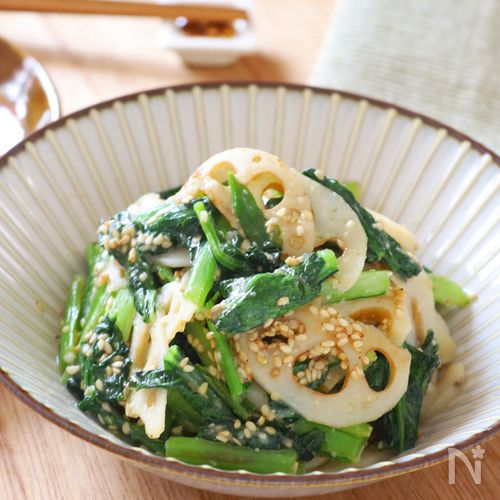 ワンパンで簡単！【小松菜と蓮根のごま味噌炒め】ご飯が進む