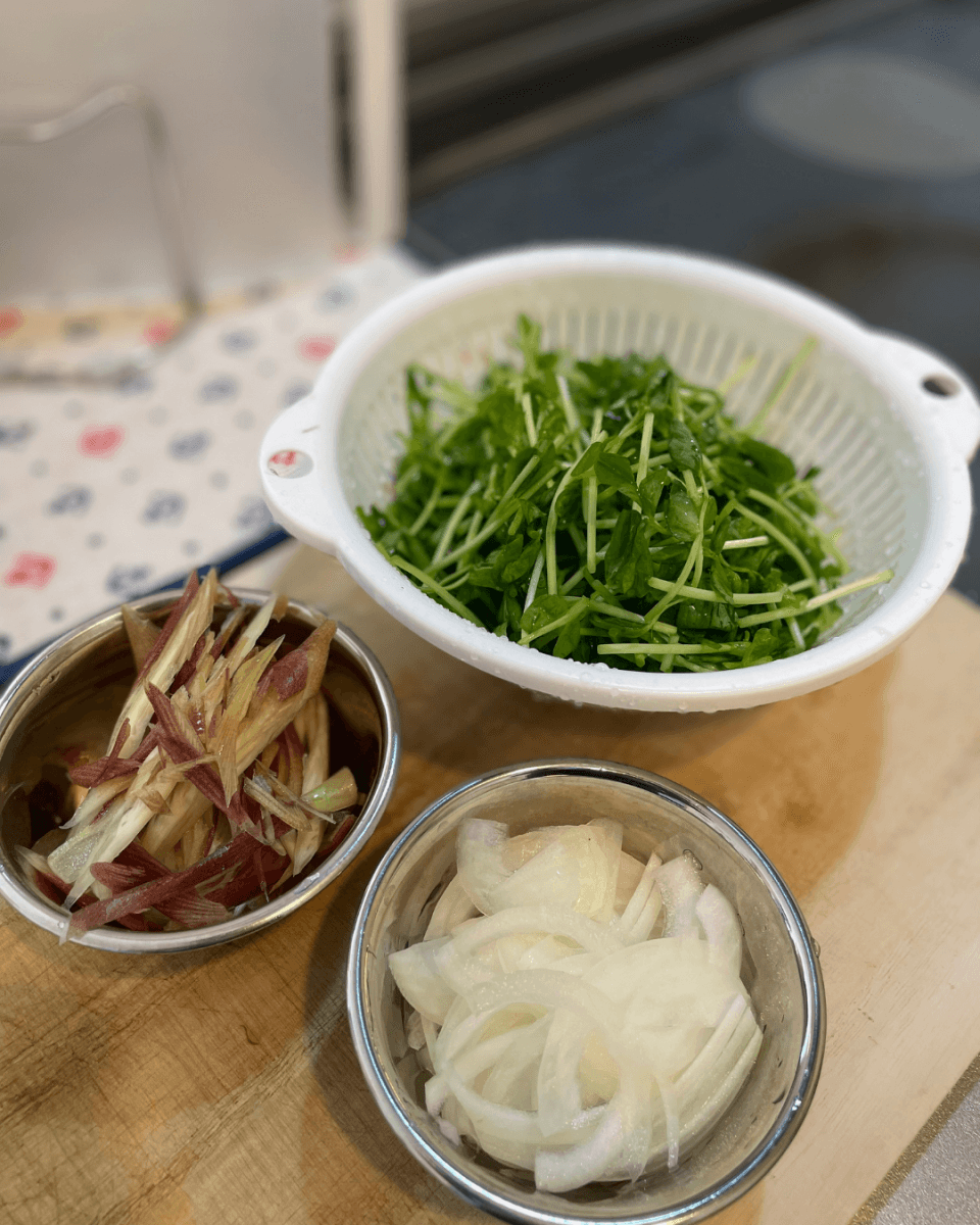 ワインに合う！豆苗たこわさサラダ | レシピサイトNadia