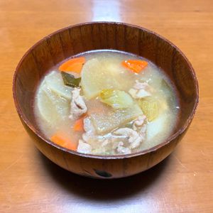 Nao★彡の作ってみた!投稿(◆野菜だけで！豚汁風みそ汁◆煮るまで5分♪)