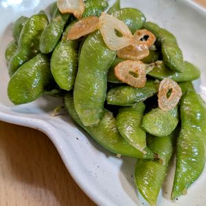まゆのの作ってみた!投稿(クセになる旨辛味！枝豆のペペロンチーノ　レモスコ風味)