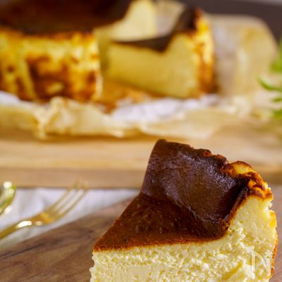 【材料5つ】混ぜるだけ!天使の食感のバスクチーズケーキ