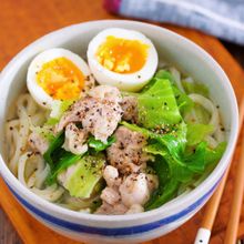 煮るだけ5分♪疲れた胃腸に♪『鶏肉とキャベツのうま塩うどん』