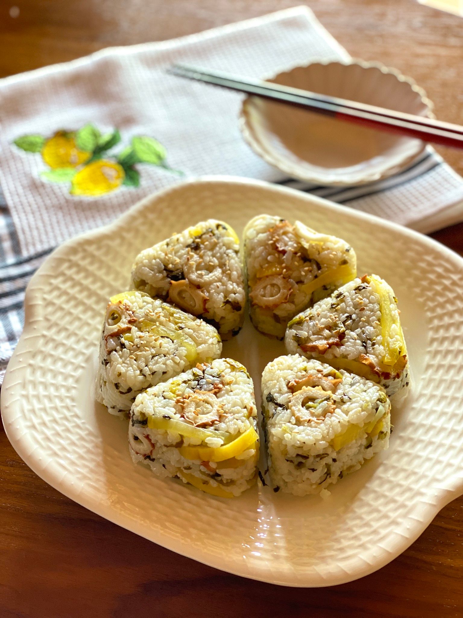 ちくわと高菜とたくあんのおかずおにぎり | レシピサイトNadia