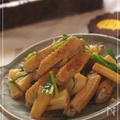 鶏手羽とれんこんの黒酢炒め