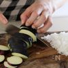 ワンパンで完成！即リピだった絶品【なすミートパスタ】の工程1