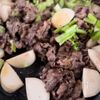 10分で満足おかず♪牛こま切れ肉とかぶのにんにく醤油炒めの工程2