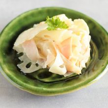 あと1品！サクサク美味しい♪「れんこんとハムのサラダ」