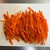 にんじんとブロッコリーの鶏そぼろ味噌炒めの下準備