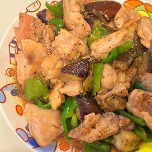 こざかなの作ってみた!投稿(鶏肉となすのにんにくごま味噌炒め｜コク旨＆白ごはん泥棒！)