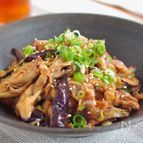 ご飯がすすむ！豚こまと秋野菜のごま味噌炒め