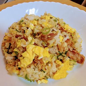 まゆのの作ってみた!投稿(【豚がカリカリでガツンと旨い肉炒飯】味つけはやっぱりこれ)