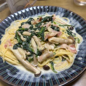 やっちゃんの作ってみた!投稿(ほうれん草とベーコンのクリームパスタ)