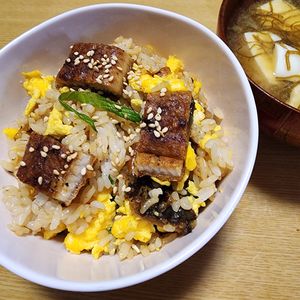 ナムディの作ってみた!投稿(10分で完成！【大葉香る鰻のまぜご飯】ボリューム満点♩)