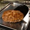 肉汁溢れる！幸せ煮込みハンバーグの工程3